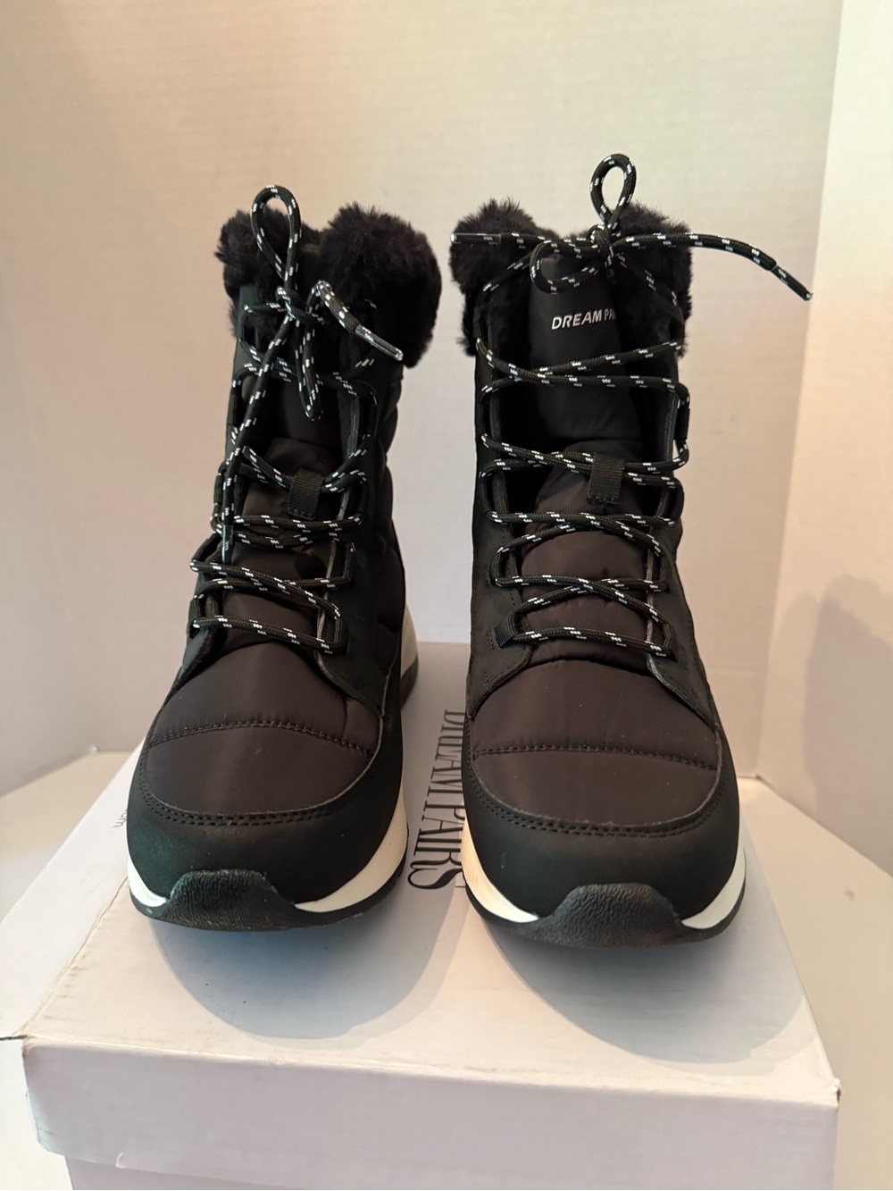 Dream Pairs Black Faux Fur Lace-Up Winter Ankle Boots Women’s 10